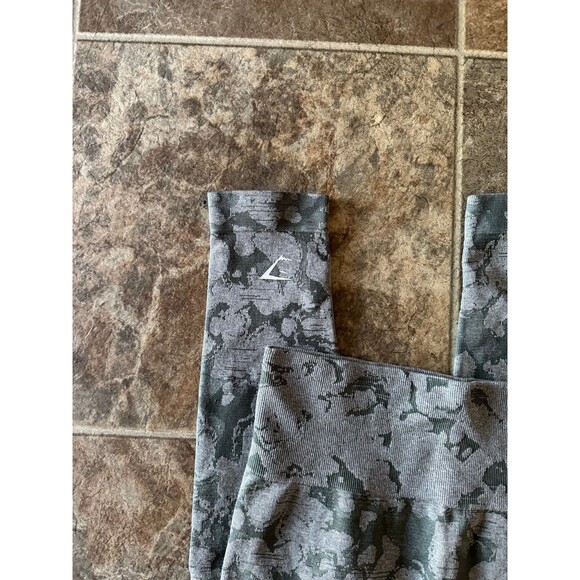 Gymshark Adapt Camo Seamless Leggings XS - Picture 5 of 8
